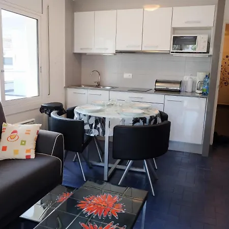 Petite Marie Acollidor Per 2 Persones A 2 Minuts De La Platja Gran, En Ple Centre De شقة *