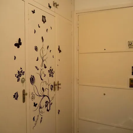 Petit Marie: Cozy Beachside In Center *